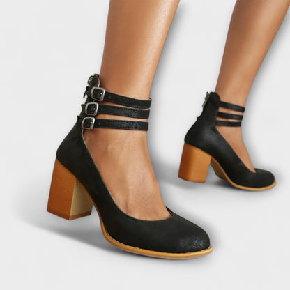 Alira – Pumps with Ankle Strap Design